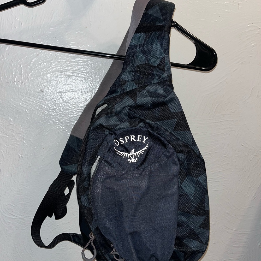 Osprey Black Sling Bag for Men